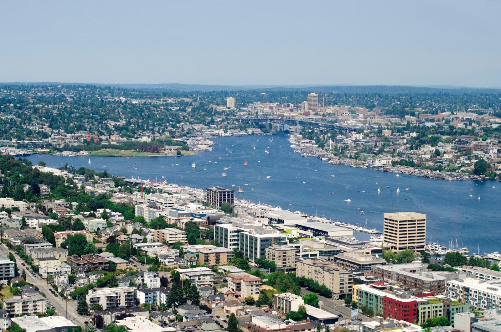 Aerial view of Lake Union and Seattle neighbourhoods